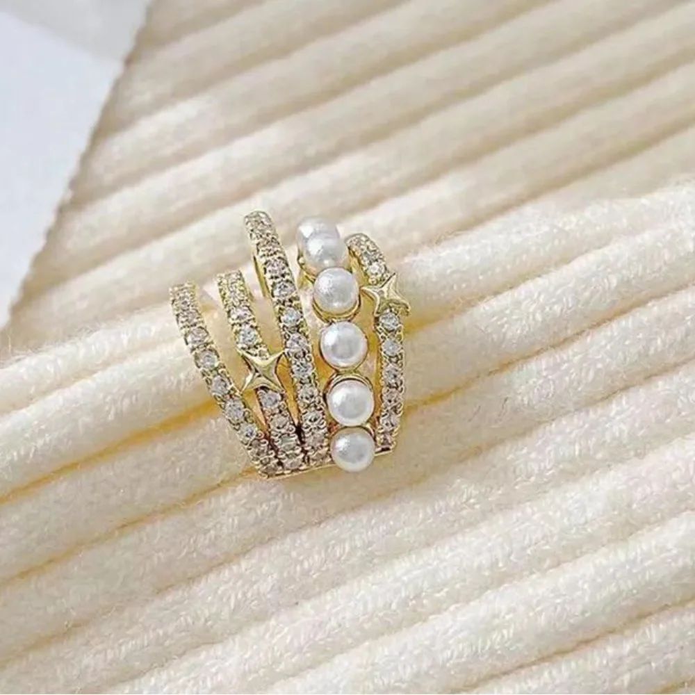 Elegant Gold and Pearl cuff R87